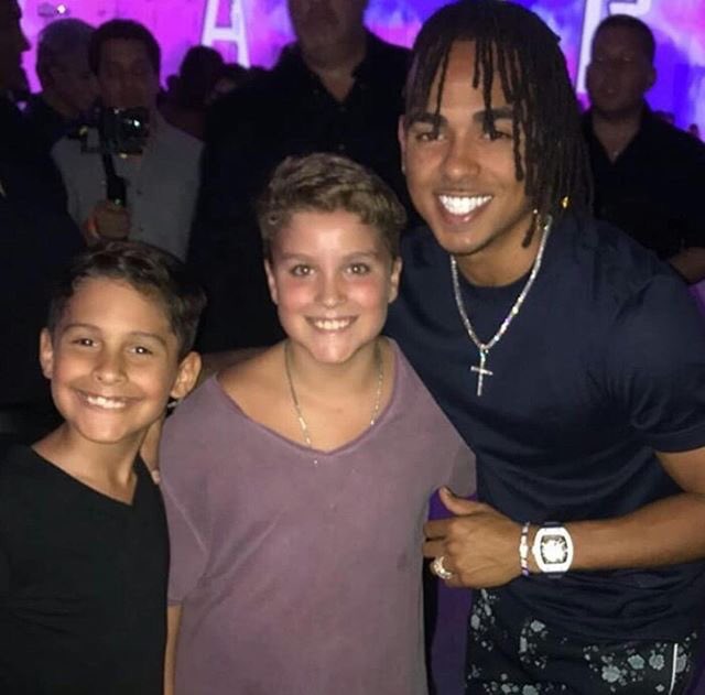 ozuna_odisea__'s tweet photo. #AURA #OZUNA https://t.co/nry5gUAcpE