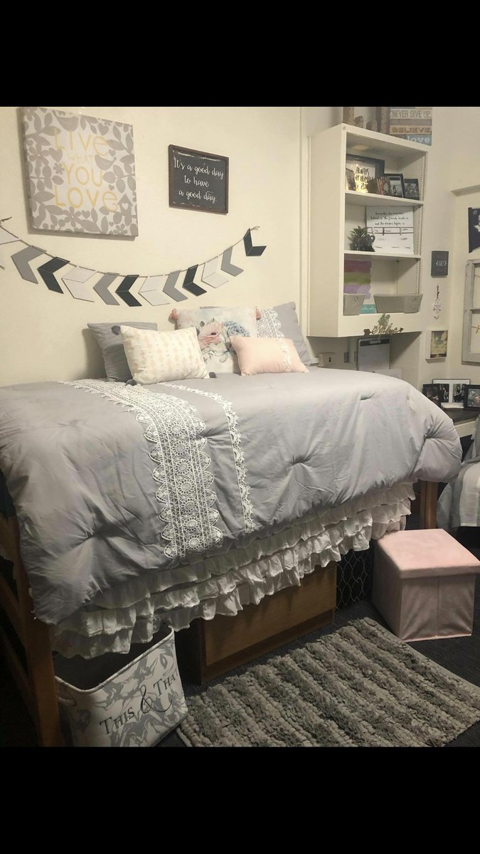 hey_its_lillyyy's tweet photo. Here’s to new adventures 💜 #sfa22 #moveinday2018 https://t.co/72RLgSxjYn