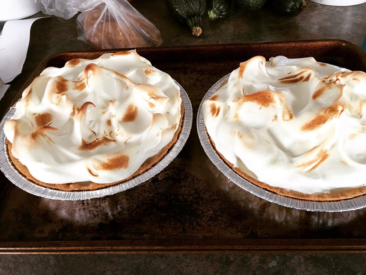 MrsKeay's tweet photo. Fall is upon us. What does that mean? I bake!
A week of baking and meal prepping begins Monday!
#backtoachoolready https://t.co/QMA1wU4xBr