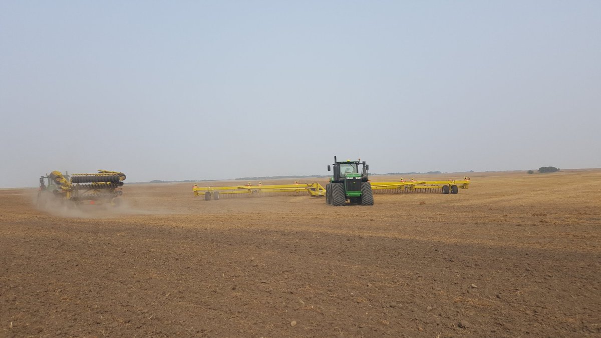 BruceFarming's tweet photo. And then there's harrowing and protillin to be done ....waiting for crop to dry ..might as Well get a head start...#Harvest18 #degelman #protill #strawmasterpro #johndeere @DegelmanInd @BRILTD https://t.co/JYGzviNJS5