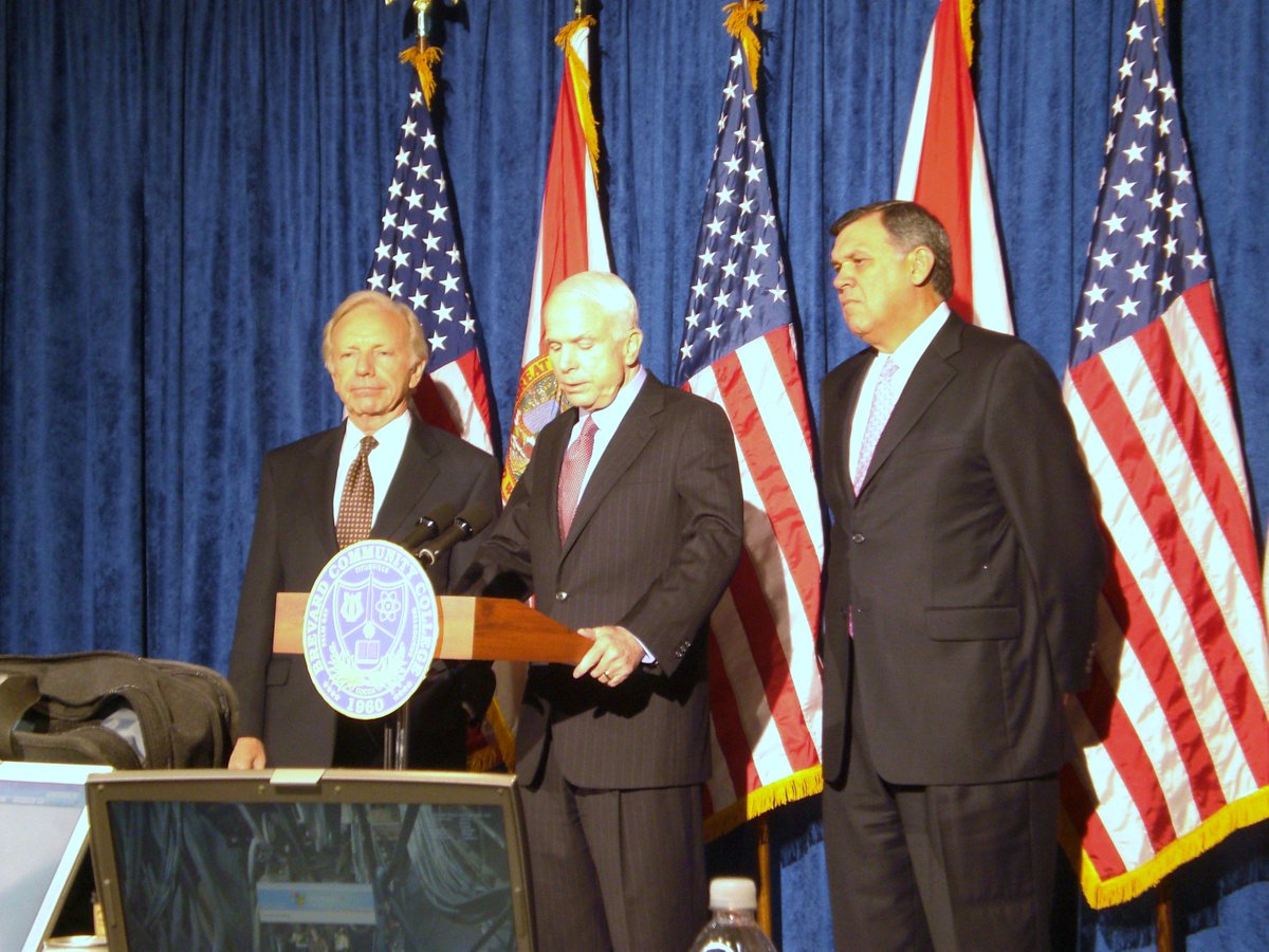 JenCook's tweet image. Sad over the news of @SenJohnMcCain. Cancer is the worst. My deepest condolences to his family. Rest In Peace. 💛🙏