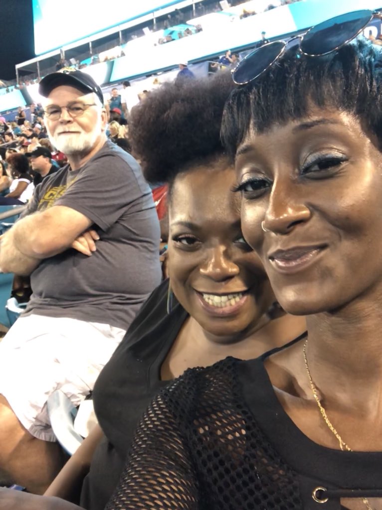 Jordan2bmine's tweet photo. #youlookso #fine #iReally #want2 #makeUmind 🙈 @Jaguars #row101 https://t.co/DCkuUq8xUh