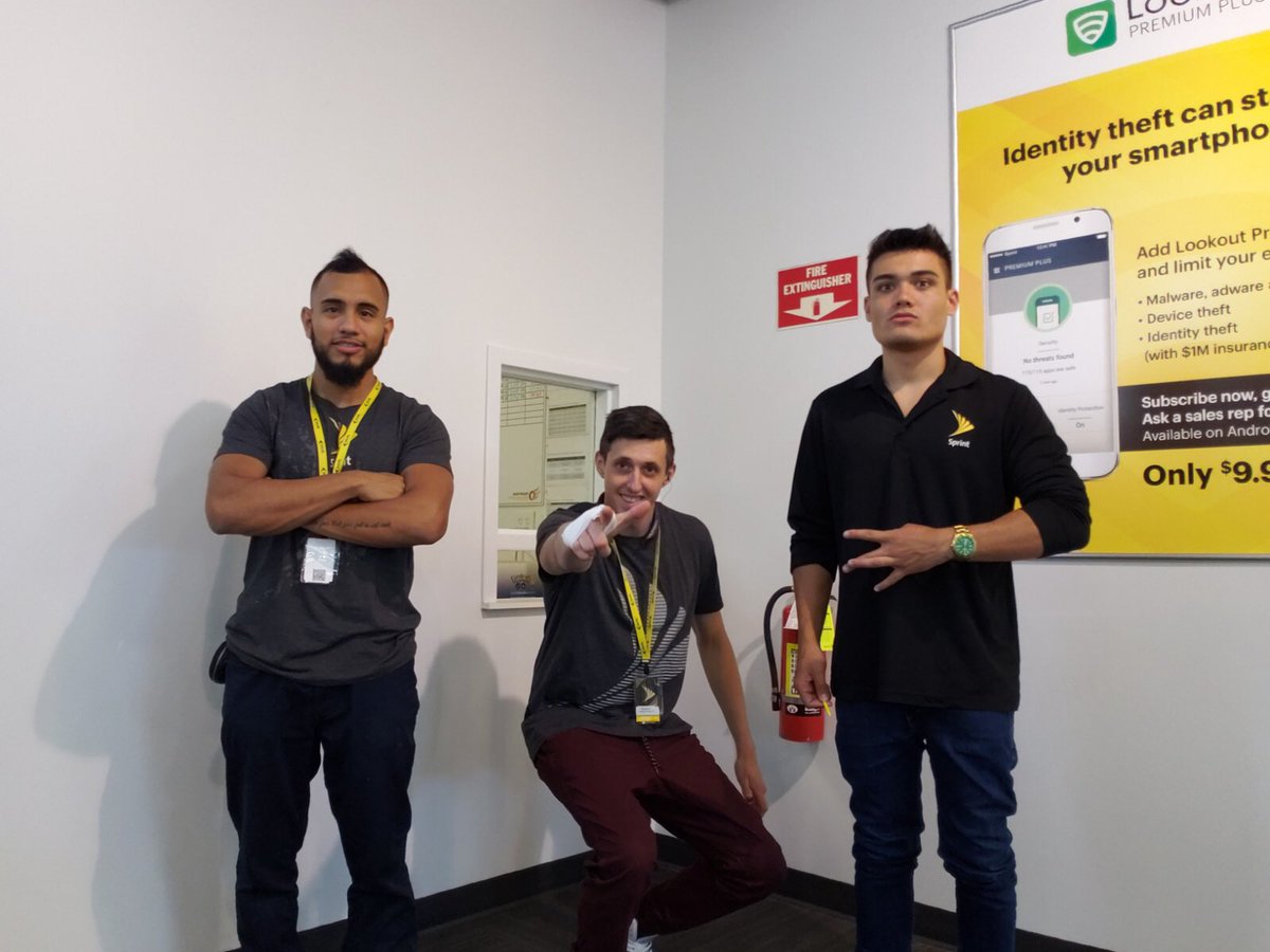joie_stansbury's tweet photo. My guys in Holdmel #CLGANG! #SizzlingSprintSaturday @2Daveferrer1 @brittblade @VThecloser21 https://t.co/TLz8VR6bMt