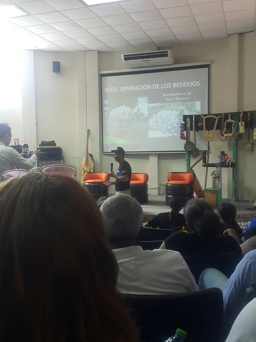 baez_dionis's tweet photo. #DomingoContrera charla de medio Ambiente valora tu País Dionis Baez https://t.co/lpyE12iThd