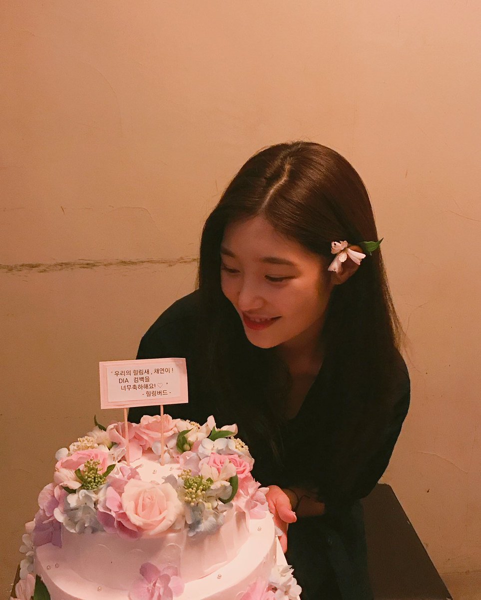 jchaeyeonglobal's tweet photo. [CHAESTAGRAM] 180826 #Chaeyeon's Instagram Update,
"Healing Bird #ThankYou #ToFans #WhoCameToFanCon💕🙈 #CherryBlossom🍒🌸 #healingbird"

#DIA #다이아 #정채연 #채연 https://t.co/gfaC3QYc1H