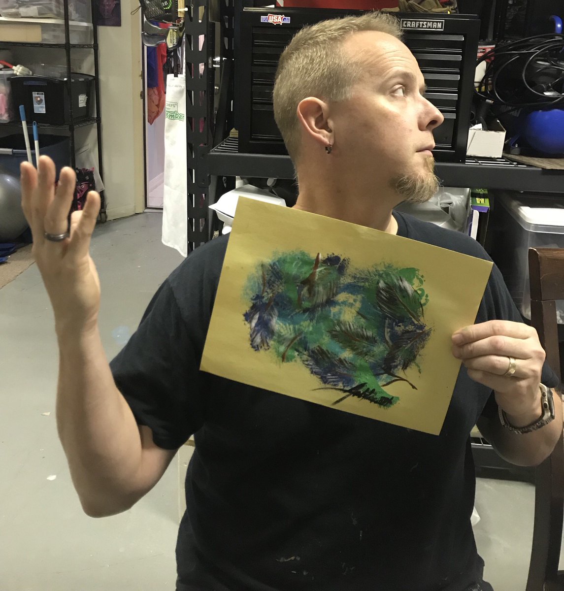 lgwinfl's tweet photo. Thinking about you, @LanaParrilla while having Father/Daughter bonding painting feathers and Regina’s dragonflies! My dad is a goofball! He says his painting is worth $12,000 💰 😂 I can’t wait to add MY painting to my Evil Queen room. #MiniEvilRegals ❤️ #yourFLgirls https://t.co/HQ2QRilQ8a