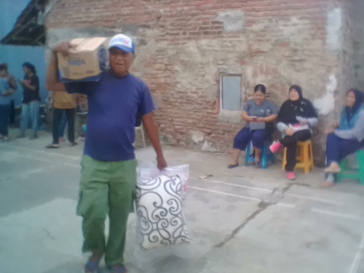 Siap2 nunggu hadiah undian #JalanSantai #agustusan RW 06 Kebon Panggung, Kel. Pekalangan, Kec. Pekalipan, Kota Cirebon.