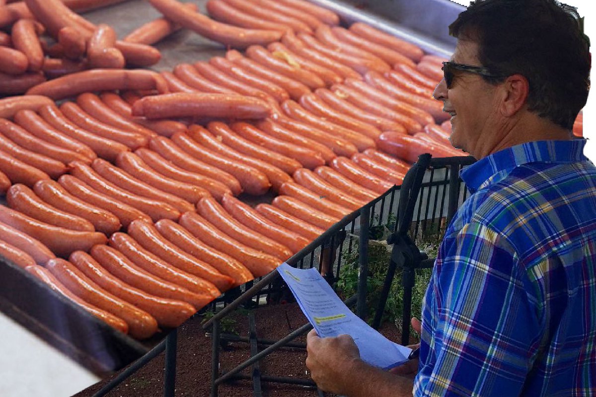 PhillyRob59's tweet image. Mike Missanelli greets the crowd!#975fanfest #SausageArmy