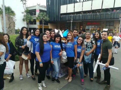 ClubSoloTu's tweet photo. #ClubSoloTu siempre presente apoyando a  @_CarlosRivera en la firma de Guadalajara  #PlayeritasAzules 💙💙 presentes varias sedes de diferentes estados @WestWoodEntt @sonymusicmexico muchas gracias por su amabilidad y profesionalismo al equipo de #CarlosRivera 😊 @mikenoriega https://t.co/lMjBmoMll3