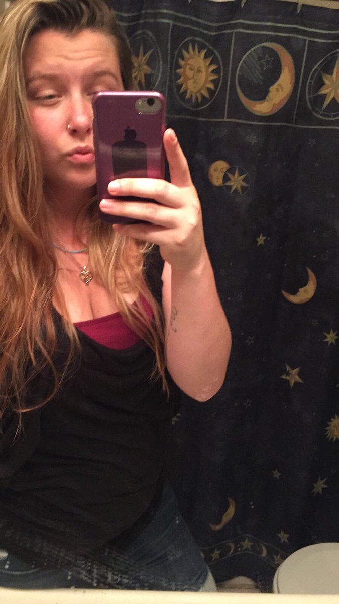 brianaterry5's tweet photo. 💋 https://t.co/qh8iPBVyt7