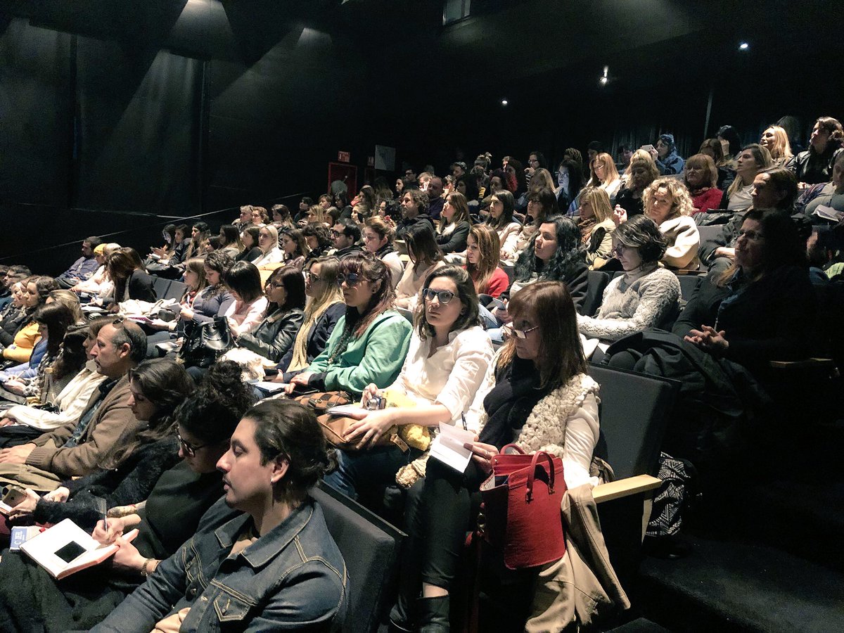 camaratextilmdp's tweet photo. #Hoy Presentamos el #CdT33 de @OdtINTI Tendencias + Experiencias de Consumo con la sala del @MARMuseo al tope de su capacidad!. Exposiciónes de alta calidad de @GiFerricelli y @NatiNupieri del @INTIargentina @JavierIbanezArg @dante_sica #hechoenmdp #mdptextil #calidad https://t.co/OZwKUF3K2u