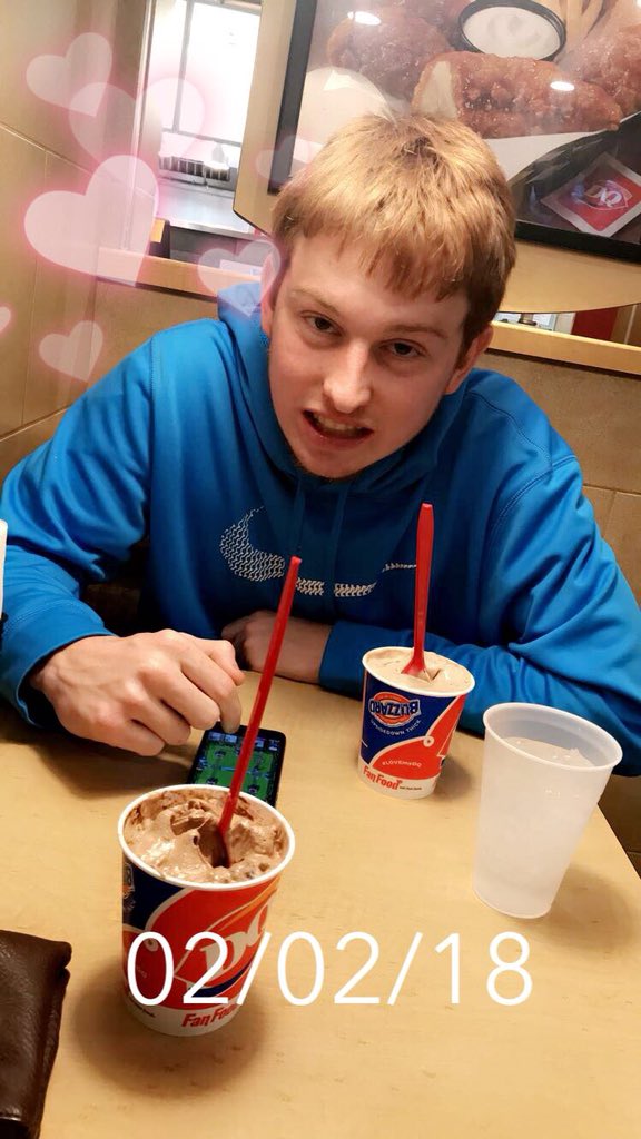 carson_newkirk's tweet photo. Happy 20th buddy. So glad you survived your teenage years 💕 @Nloepker https://t.co/u0tmJmUIsi