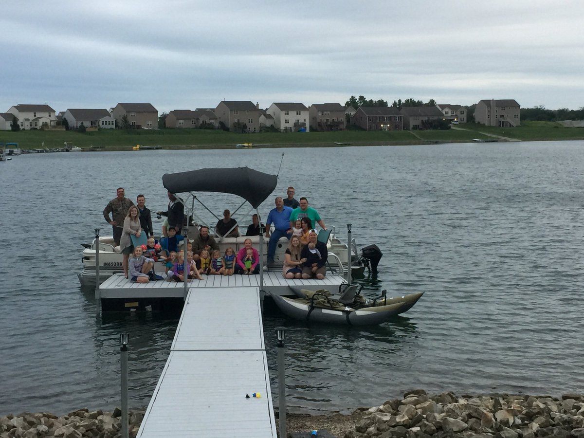 bootsy_48's tweet photo. The party boat/friendship dock💙 https://t.co/GfFGQwdjl7