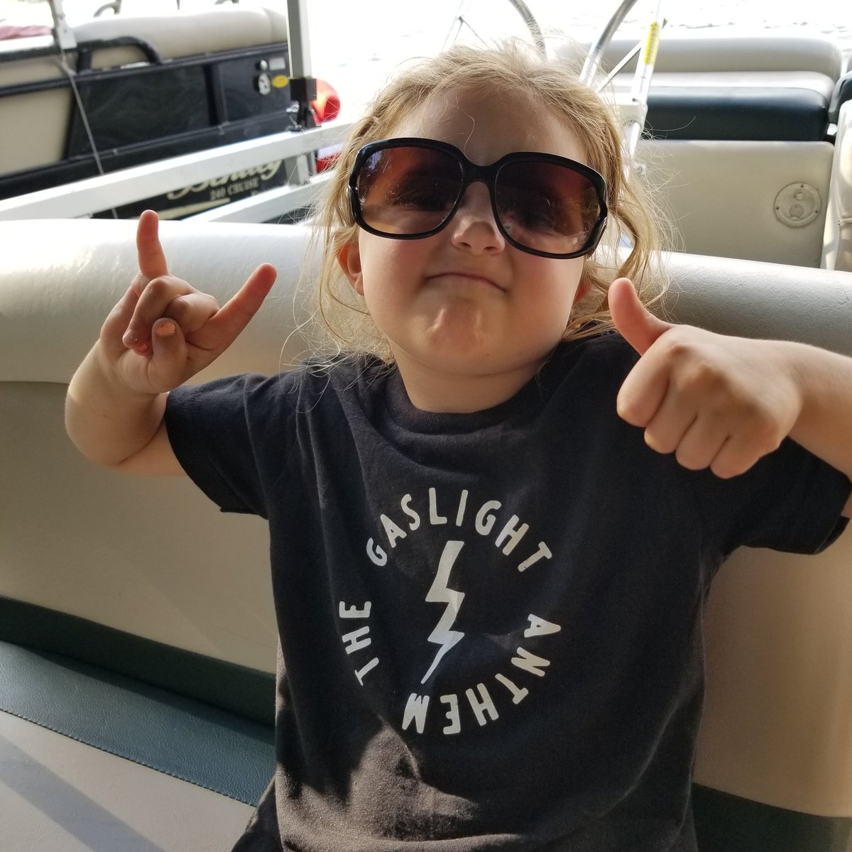 RangerKatyBooks's tweet photo. Rocking her new #Gaslight swag, this kid is cooler than I could ever be

#justsomethingaboutthesummertime 
#Gaslightanthem @gaslightanthem @thebrianfallon https://t.co/2M5lKDLTMB