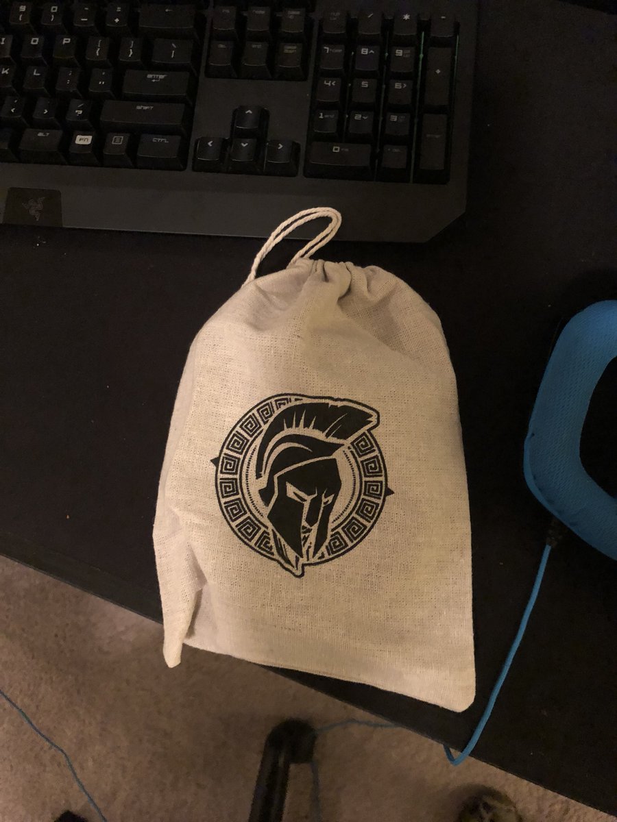 JarvFN's tweet photo. PC gang, but always gotta support the pops #MFAM #Mercsfam @NICKMERCS https://t.co/zq40MXXenD
