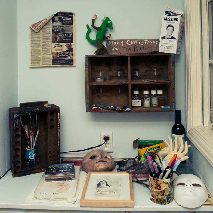 Gublerword's tweet photo. Details of the art corner in The Guble Castle ❤️
------
Detalhes do canto de arte do castelo do The Guble ❤️
.
#matthewgraygubler #MGG #gublerword #gublerland #gublergram #CriminalMinds #mentescriminosas #CM #serie #netflix #fanprofiller #losangeles #castle #idol #actor https://t.co/ll2uu33nOB