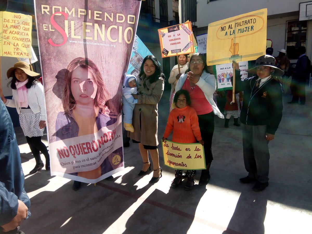 RuthVelardeRui2's tweet photo. NO QUIERO MORIR  así se vivió en el DM Yunguyo.@YudyVilladeRome , @MarliPeyerl , @LoidaHuamani ,  #RompiendoElSilencio https://t.co/W69Qf4pd9L