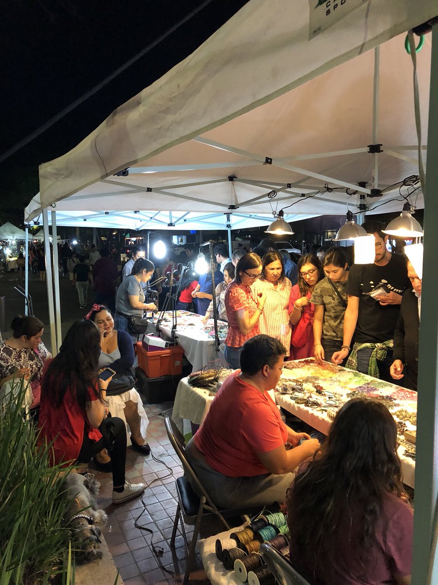 DanieleonP's tweet image. Una noche de sábado en #PaseoChapultepec #GDL