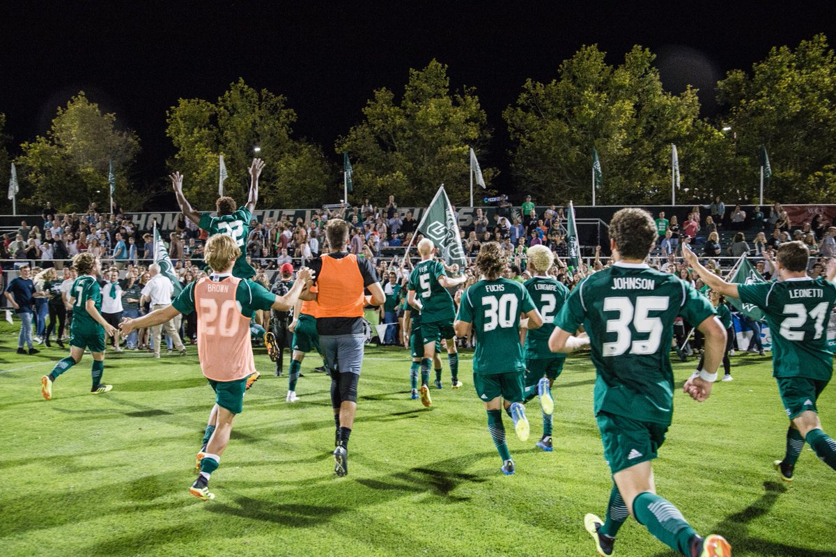 UVUmsoc's tweet image. ICYMI: Photo gallery from Friday night's win over Evansville: bit.ly/2LqnbiQ
#4Cap #GoUVU #UVU #WACmsoc