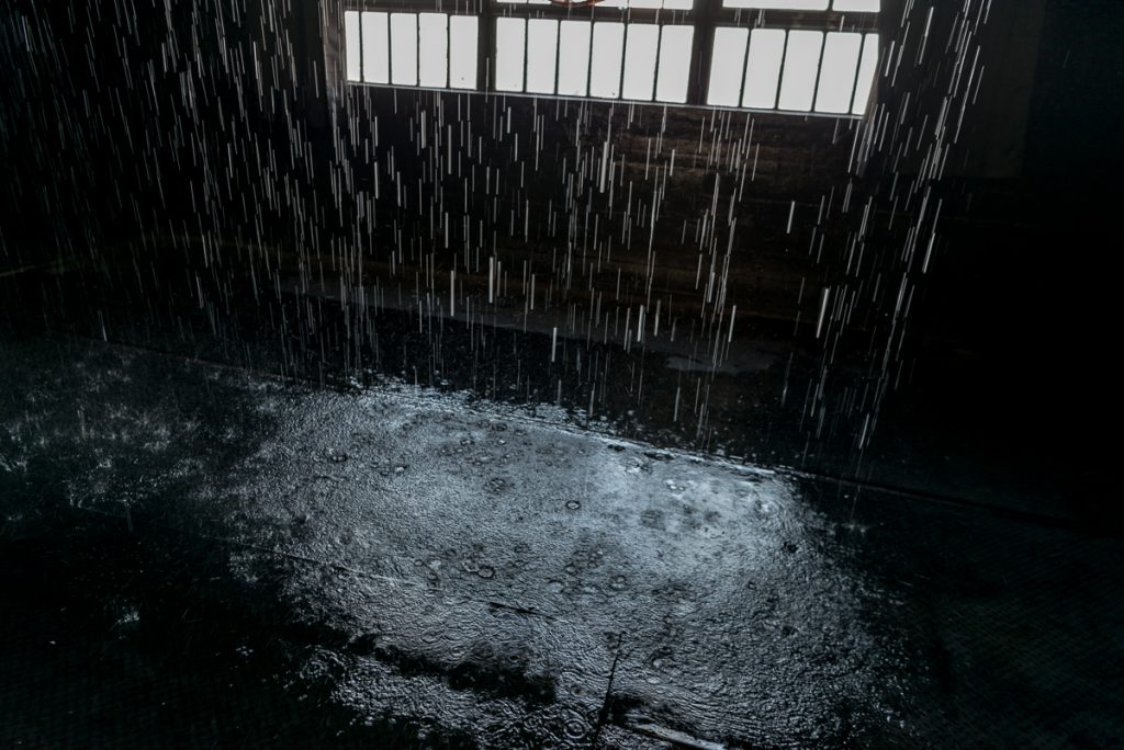 uscout_com's tweet image. Need Rain? We've got you! Book this L.A. studio today on uscout.com. It comes with lots of free extras! Search under studios to find this property on Uscout!  #uscout #rain #studios #locations