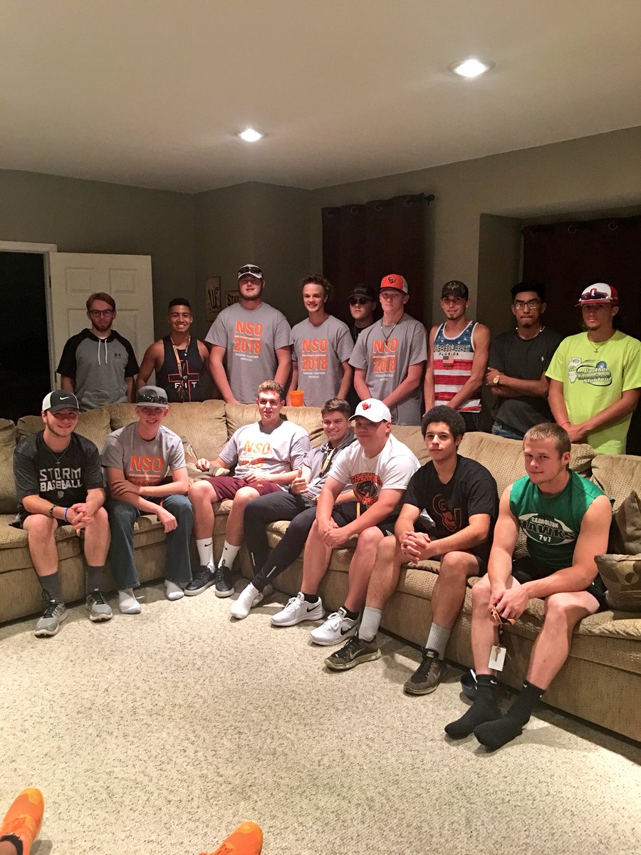 Baseball_GU's tweet photo. Great evening with the new guys!  Excited to have these guys in our program!  #GUBaseball #Family #PLCOF https://t.co/S3kCR6ISPH