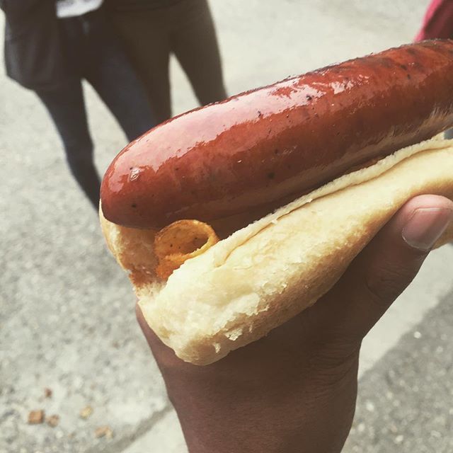 RedPhoenixCasts's tweet photo. I dub thee... The Chippadog. Nom.
#yycfood #yycfoodie #fuse33 #emergemarket https://t.co/nhJlu3nfN1 https://t.co/6UE24xIXjP
