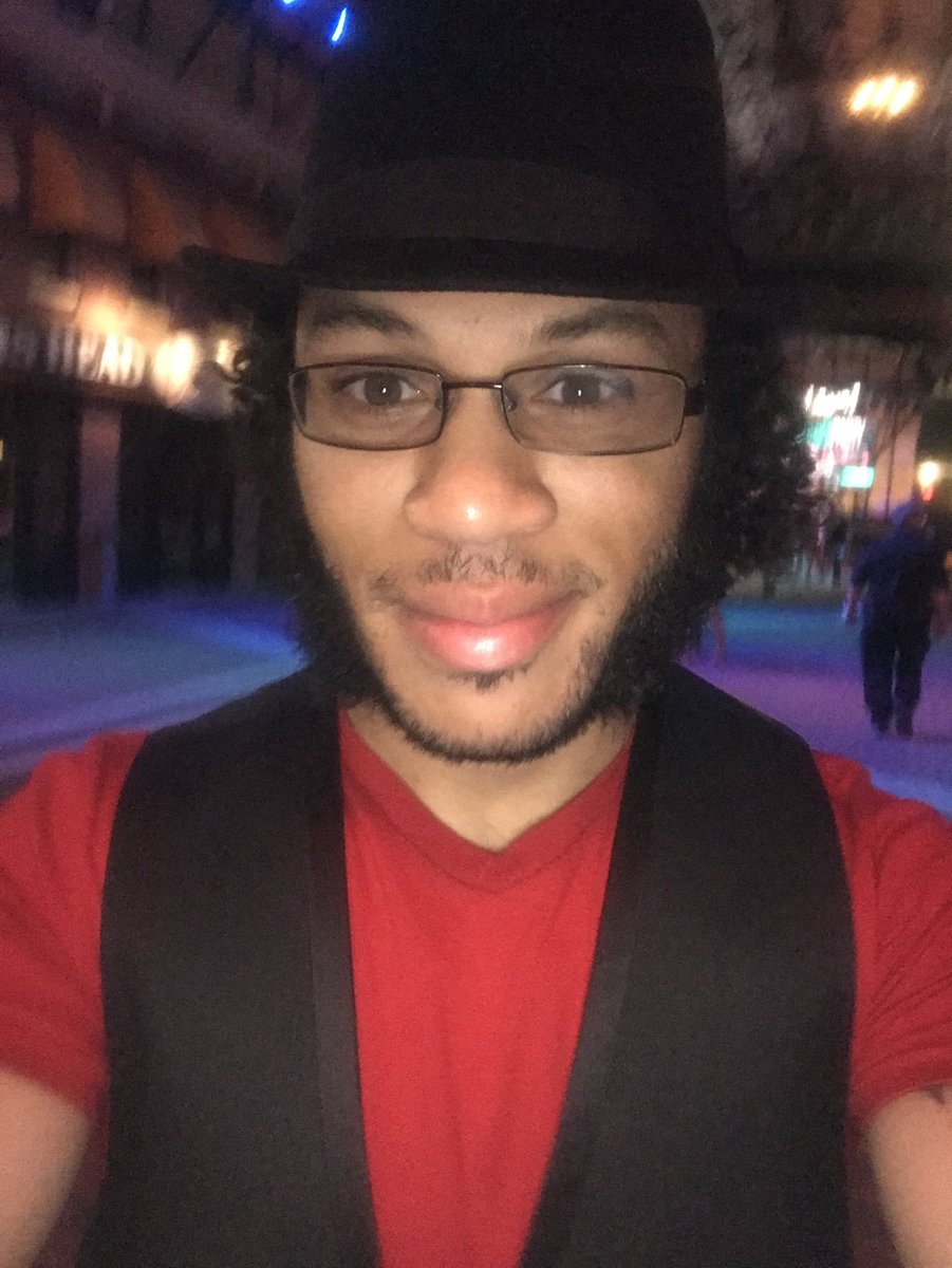 KingMohawkAlaw's tweet image. No matter where I go, I always dress my best whenever I get the chance! #thewayofthegentleman #imjustabachelor #lookingforpartner #livingmybestlife