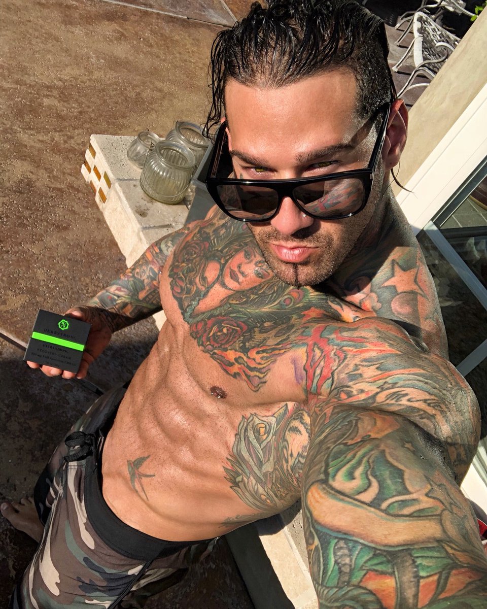 Giotraining's tweet photo. Rest & Relaxation!☀️💆🏻♂️🌴
Sitting Poolside & Finishing Up With A Massage. Utilizing The Healing Benefits Of @HerbStrongCo #CBD #RecoveryCream. Helps My Muscles & Joints Get Relief From My Tough Workouts.
https://t.co/xNJEiTIhR2
10% Off With Code: GIO10 https://t.co/0N7hocm9K8