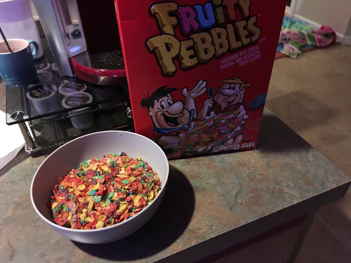 oncampus2k's tweet photo. Been trying to make me a bowl of cereal for that past 10 minutes but I canโt stop tweeting about #LivePD! So much happening tonight! #LivePDNation #4thMeal #LivePDSnack #LivePDFinale https://t.co/1RP5dnmTfV