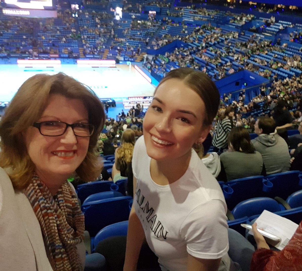 littlemoog_'s tweet photo. LET’S GO FEVER 💚🖤 @PerthArena @WestCoastFever #gotgrit #allontheline https://t.co/fh68QjxRo9