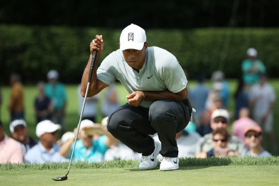 EverySport5's tweet photo. In the 3rd round of The Northern Trust, Tiger Woods shot a 3-under-par 68 and his 1st bogey-free round since 2015 https://t.co/88mwAycGmh