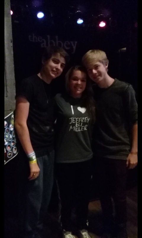 marrymemiller's tweet photo. @SamGolbach @ColbyBrock @SamandColby 

I was nevvvver ready for the camera... but you two always were, 😍so it works, right?❤

💙🌺(march 15 2015
august 23 2015
august 19 2018)🌺💙 https://t.co/9aZmUEWto3