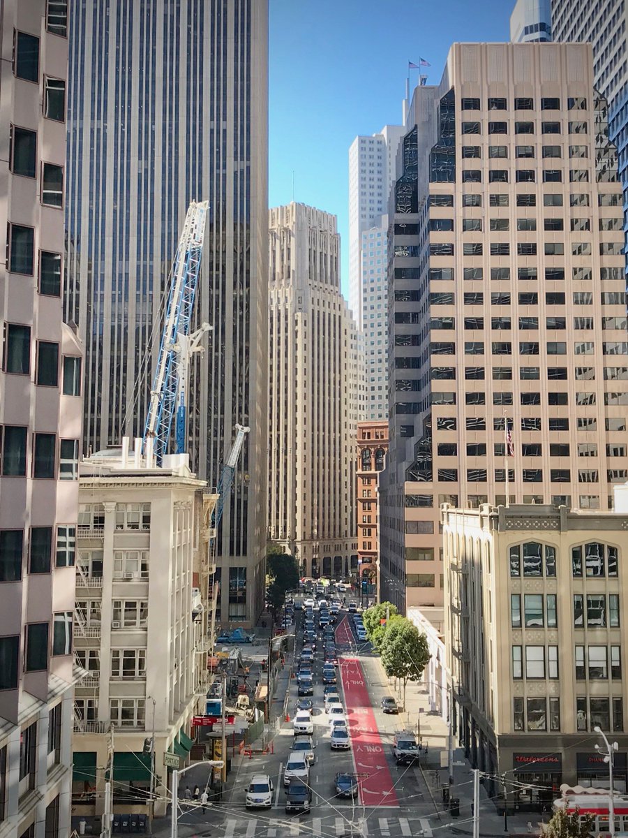 urbanlifesigns's tweet photo. My view of First Street from the new transit center park. Nice to see the Shell Building. #RooftopPark #ShellBuiding #FirstSt https://t.co/r8CdOZjFNR
