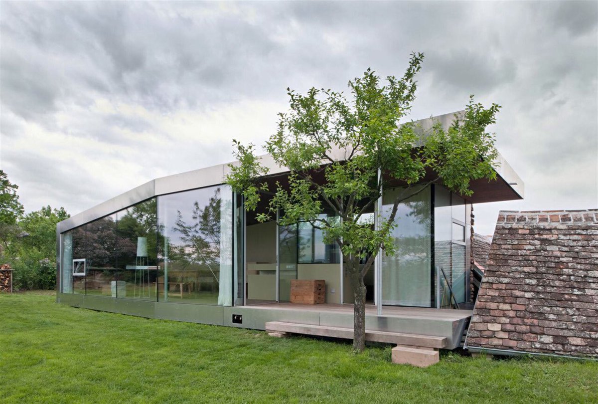 HomeDecor4_U's tweet photo. A cool barn conversion https://t.co/smT26Bq89u