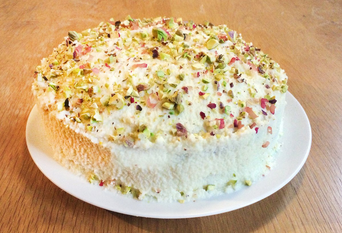 HyggeBake's tweet photo. @TheCooksCook Cardamom cream cake - with pistachios and rose petals! https://t.co/z7kG5xSCR3