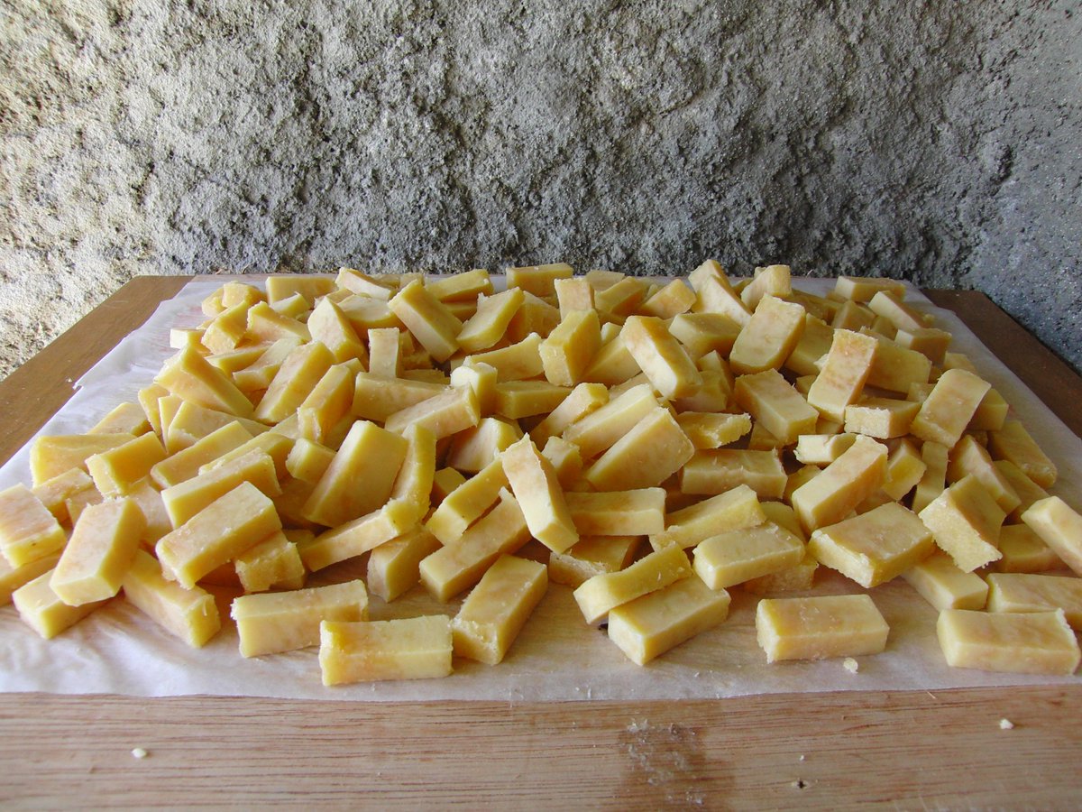 CharriereSavons's tweet image. Fabrication des cubes de bains | une fois au parfum "Oriental" et une fois au parfum "Rose" 

#rose #oriental #savons #parfum #COSMETICS  #allnatural #naturel