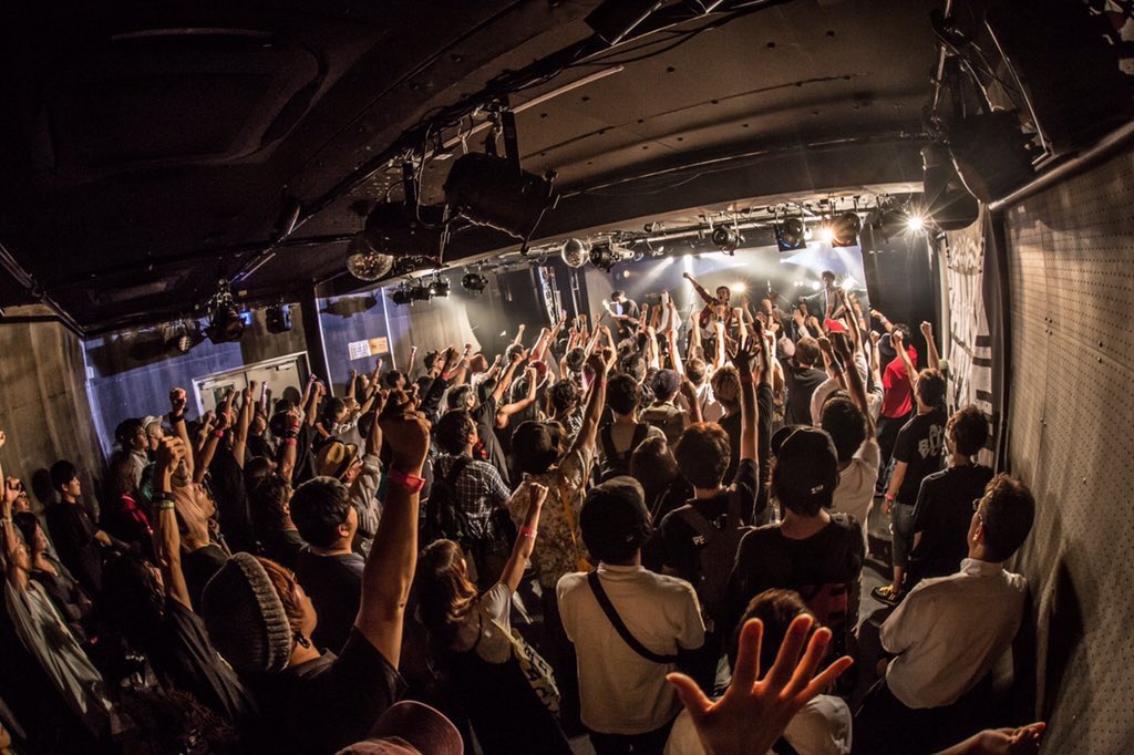 サマパニジャンボありがとうございました😊
最高としか言えませんが最高でした☺️
対バンのみなさん、スタッフのみなさん、カメラれこにゃん、スタッフしながらも進行の連絡をくれるゆうへい、みんな一丸になってほんまにステキなイベントでした😊残りもう少し、みなさんよろしくお願いしますね🙏🏻✨