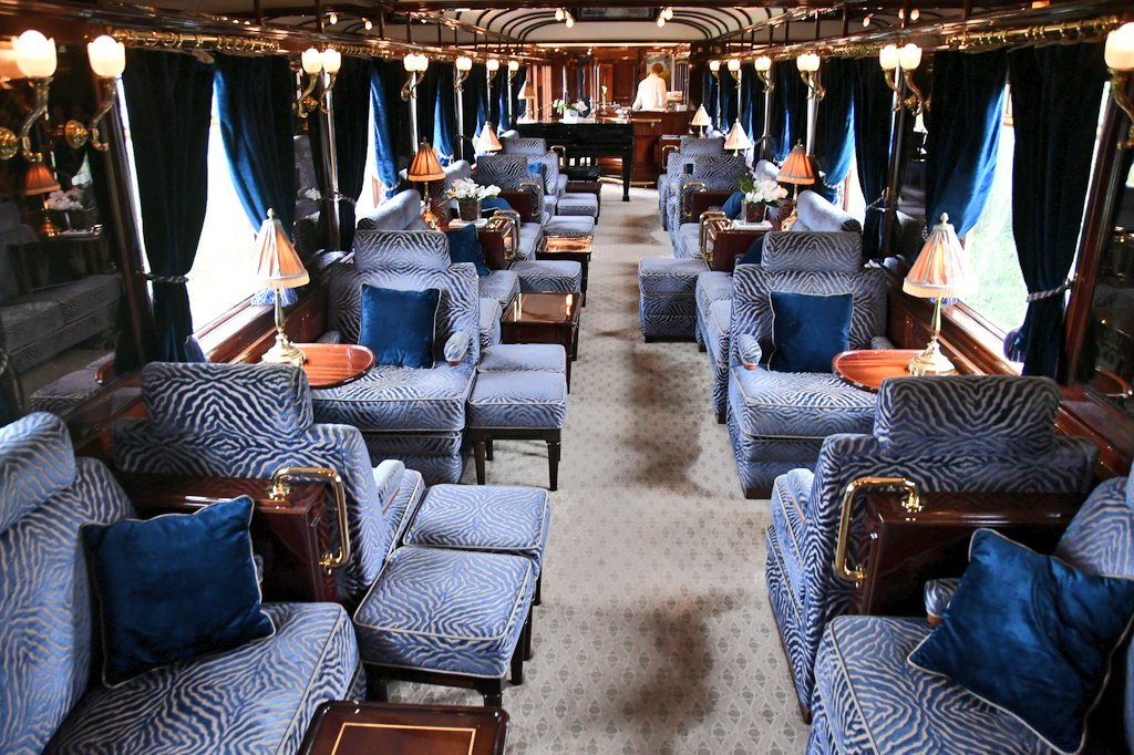 ようすけ ベニス シンプロン オリエントエクスプレス Bar Car 青では統一されていて圧巻 ピアノの生演奏と共に カクテルを飲みながら 贅沢な空間と時間を過ごさせてもらいました オリエントエクスプレス ようすけ ベニス シンプロン オリエントエクスプレス Bar Car 青では統一されていて圧巻 ピアノの生演奏と共に カクテルを飲みながら 贅沢な空間と時間を過ごさせてもらいました オリエントエクスプレス