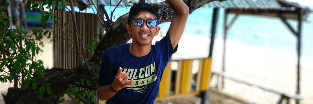 Andrialdi6's tweet image. Menikmati pantai