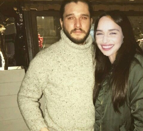 gameoft88268843's tweet photo. #EmiliaClarke and #KitHarington  the best #couple,my #daenerystaragryen and #jonsnow https://t.co/jcVkCHOa0t