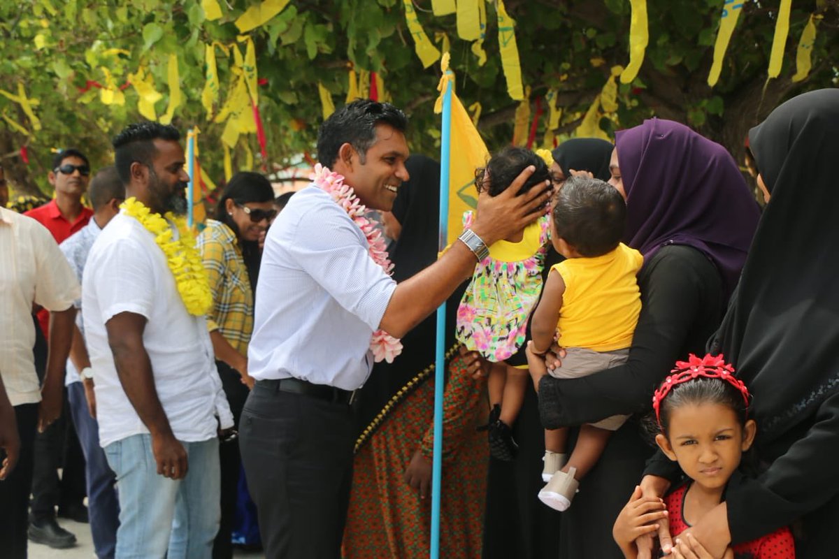shaahid_96's tweet photo. Running mate @FaisalNasym #Kanditheem ah maruhabaa dhennevun. Allah ge vaagifulhaaiek #RaeesYameen boduthanun balikuraanan. @Jumhooree_MV https://t.co/Ys12s7i5E2