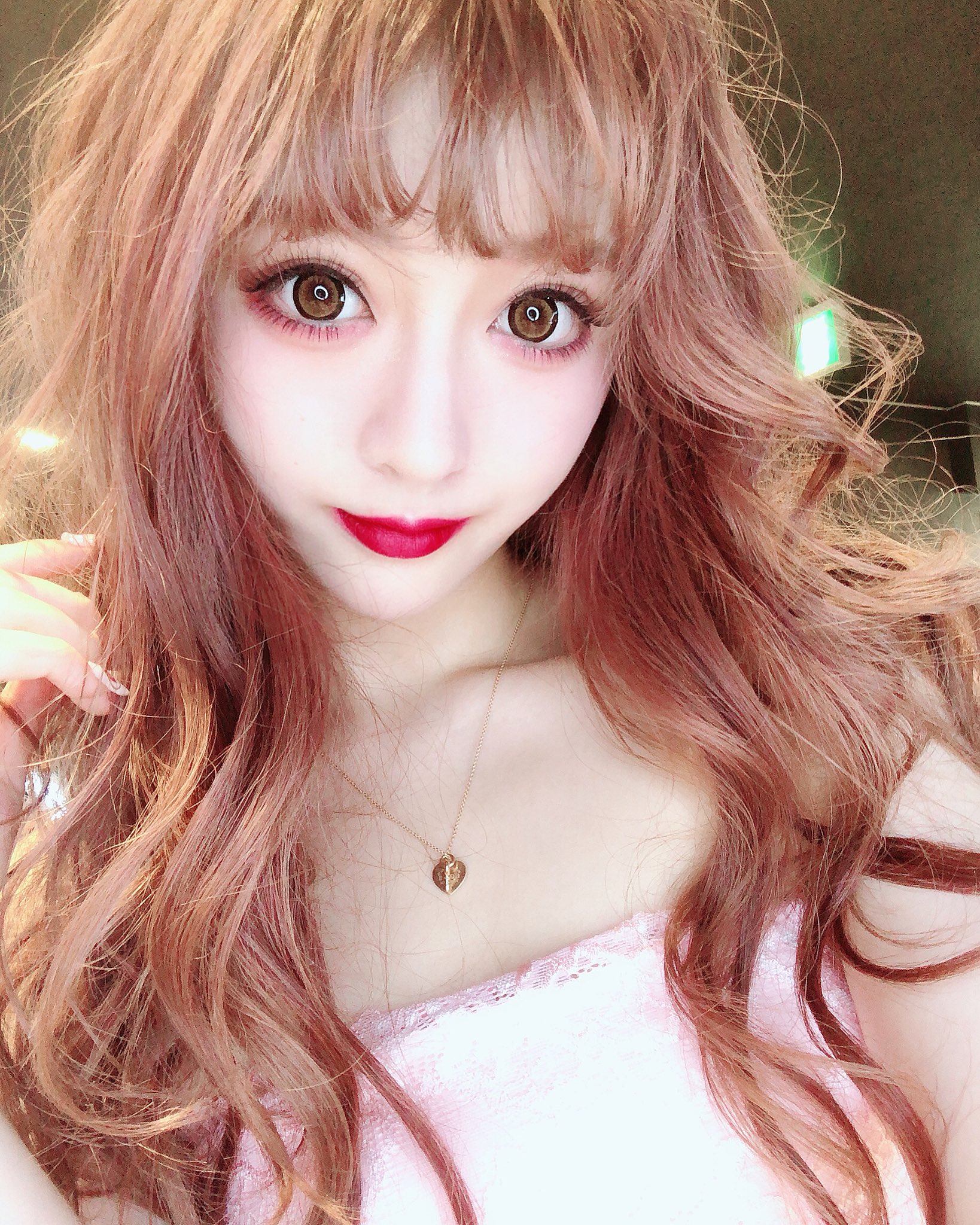 えみう 流行りのナチュラルなんて はやくおわらせて みんな小悪魔ageha読んで カラコンつけてつけまつけて みんなと違うお洋服着ようよ 笑 ナチュラルメイクで可愛いのは 生まれつき美人だけだもん T Co Wtvngpzmuy Twitter