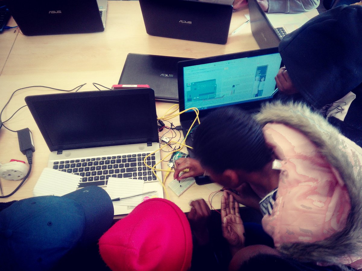 reacoda_'s tweet image. We are using the @arduino starter kit we won from @SaProgrammers &amp;amp; @rsonline_SA to help these young innovators build solar-powered hydroponics farm &amp;amp; a clean water solution at the @Geek_In_U @Wotiftrust #67days coding initiative. #Diepsloot2030 #ArduinoGiveawayZA 

@prosper_One