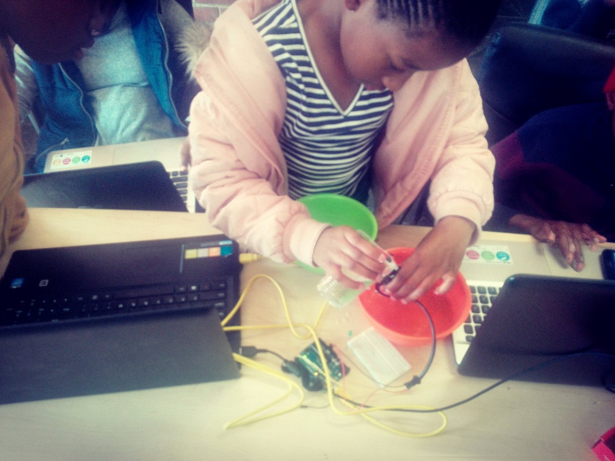 reacoda_'s tweet image. We are using the @arduino starter kit we won from @SaProgrammers &amp;amp; @rsonline_SA to help these young innovators build solar-powered hydroponics farm &amp;amp; a clean water solution at the @Geek_In_U @Wotiftrust #67days coding initiative. #Diepsloot2030 #ArduinoGiveawayZA 

@prosper_One