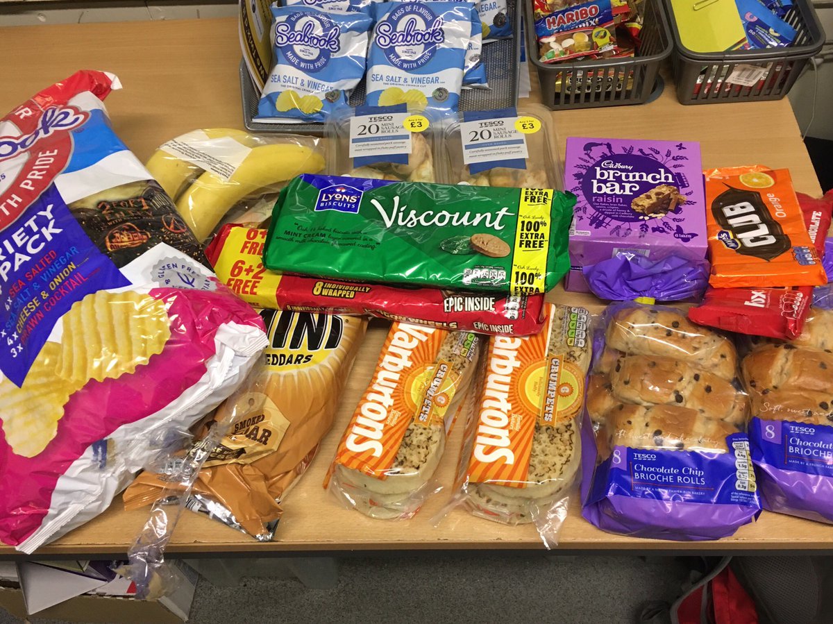 Got to keep the team fuelled up on this busy bank holiday weekend! 514 rooms sold &amp; 889 guests coming through doors 👍 <a href="/AndyFr4ncis/">AndyFr4ncis</a> <a href="/SDEBDD/">simon ewins</a> <a href="/hutch1979/">vicky hutchins</a> @WYBorn_Bred <a href="/79Kgb/">KB</a>