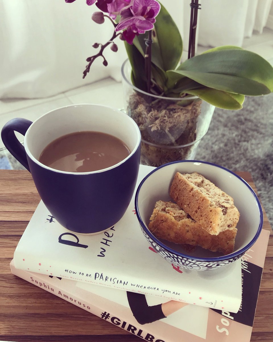 LMouseF's tweet image. Getting my Girl Boss on this morning with my @nescafesa  Gold ☕️ I think Sophia Amoruso would approve 🌸#qualityconnections #girlboss #gold