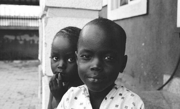captaintaha41's tweet photo. These are the little intelligent siblings I had shot about two month ago from now. They are happy children with very contagious characteristics. The energy they discharge, you'd love to manifest in it #blackandwhitephotography #blackandwhite #blodfets https://t.co/4aDW9Nhuus