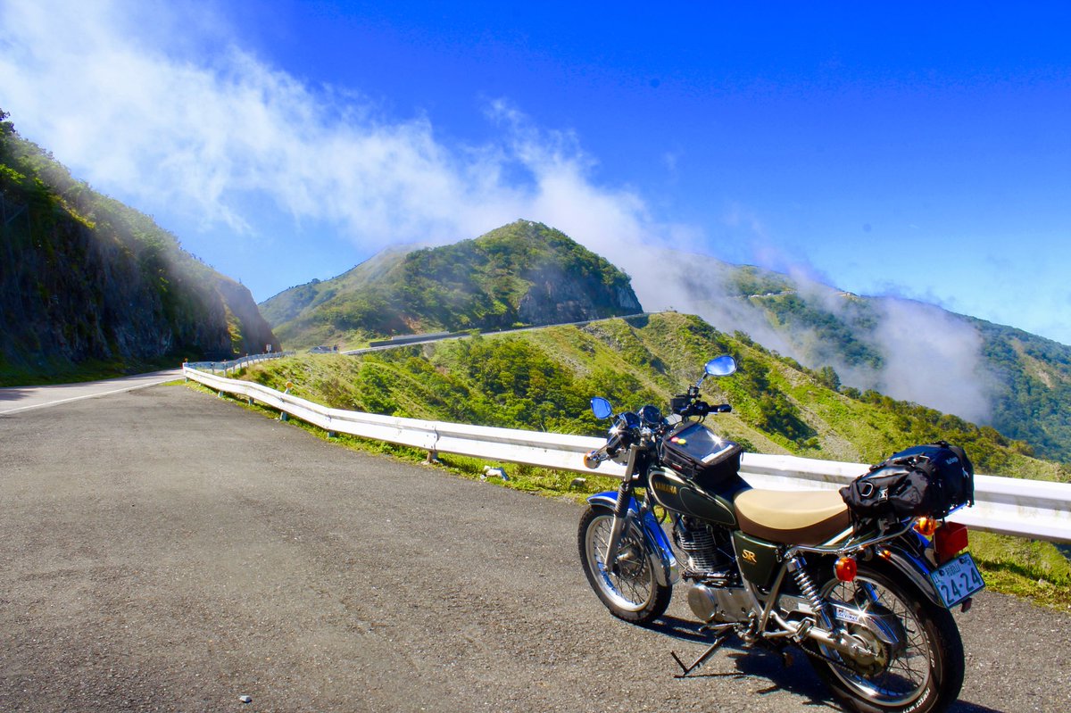 だぢ Sr400 伊吹山ドライブウェイ W Yamahaが美しい Sr400が美しい バイクのある風景 伊吹山