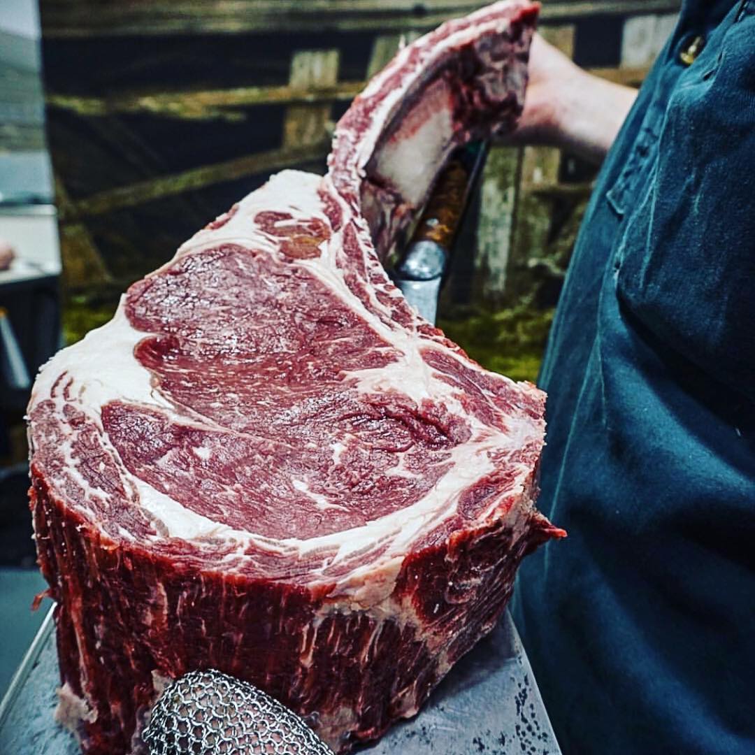 ausbeeflambme's tweet photo. Now that's a steak 😍

📷  @georgesfinemeats_syd https://t.co/PoROgLJzQr