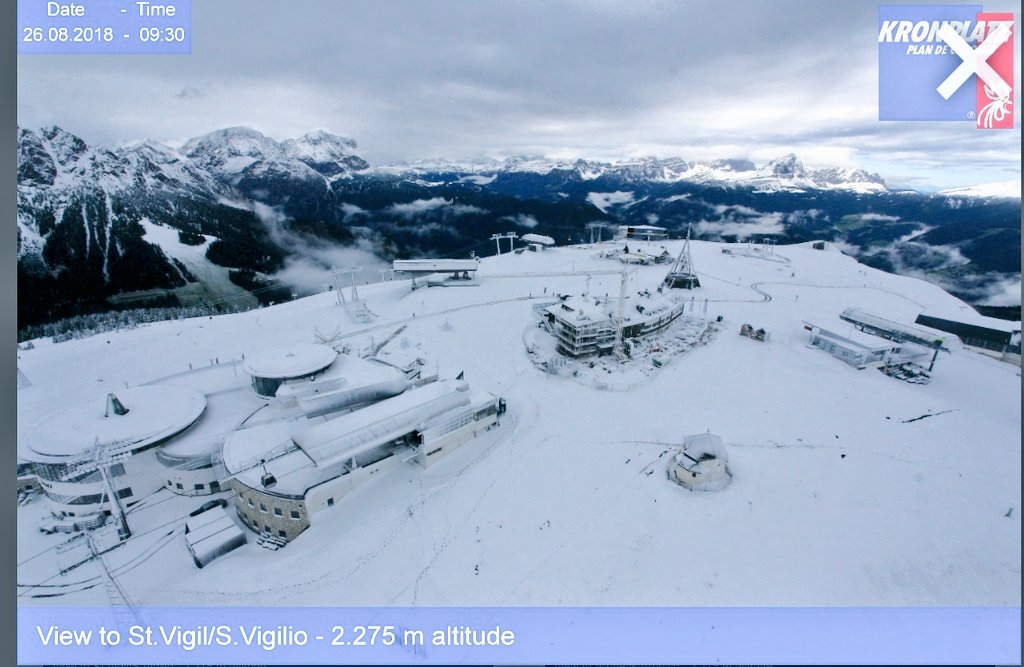 flo_castlunger's tweet photo. Winter is coming! #snowfall #Southtyrol #endlesswinter https://t.co/l5jL87j3fC
